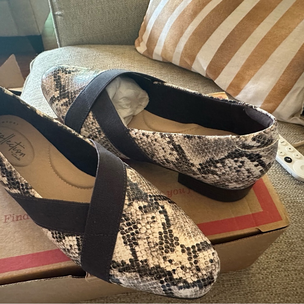 CLARK’s Collection Leather Slip On Loafers Size 9W. Animal Print NEW. MSRP $78 - Picture 15 of 16